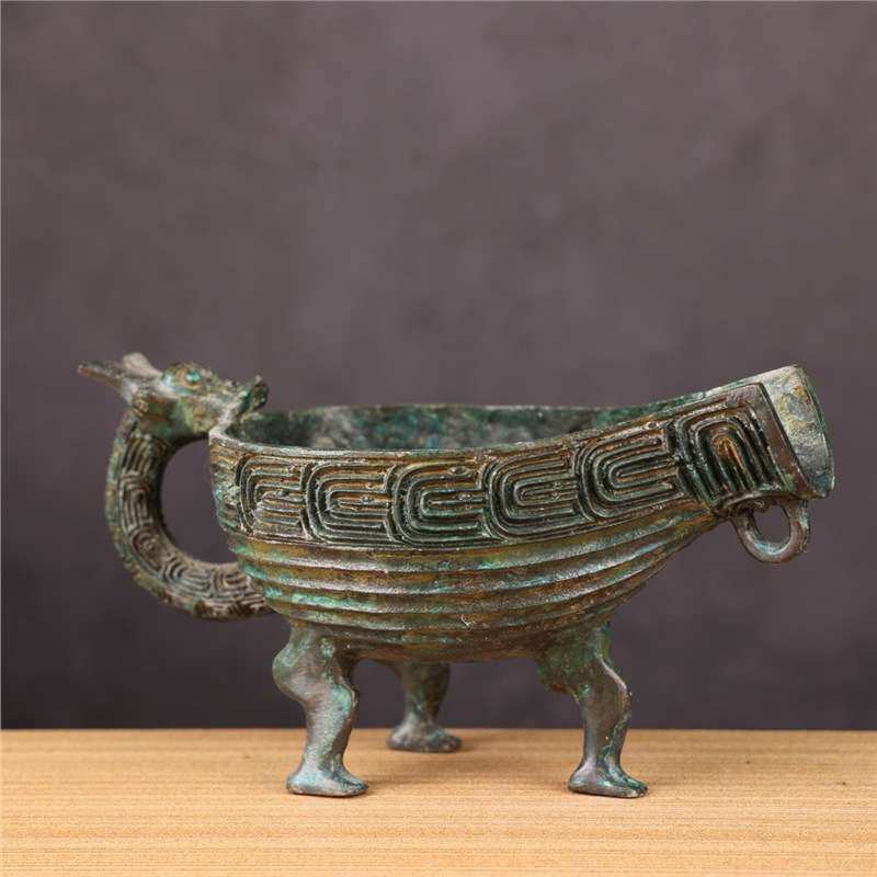 内蒙古博物馆青铜三足龙头匜博物馆古玩收藏古代水器高档家具摆件