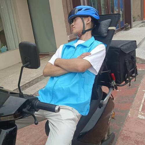 电动车靠背通用可伸缩折叠外卖骑手电动摩托车多功能护腰托腰神器