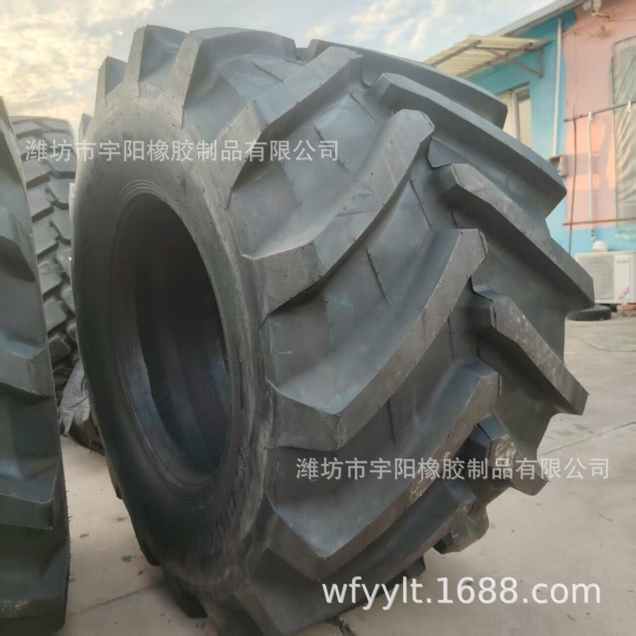 加宽人字花纹农业拖车轮胎