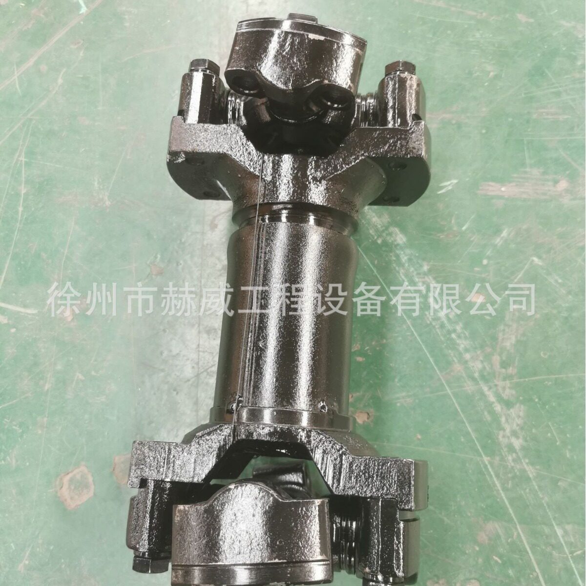 徐工装载机500FN/500FN.3.2 后传动轴总成251805364