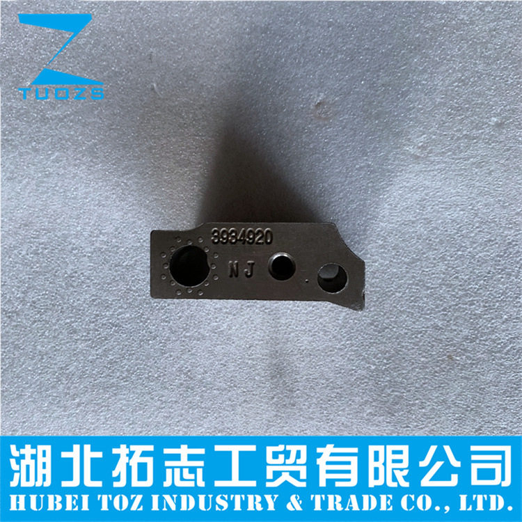 DCEC康明斯发动机摇臂支架