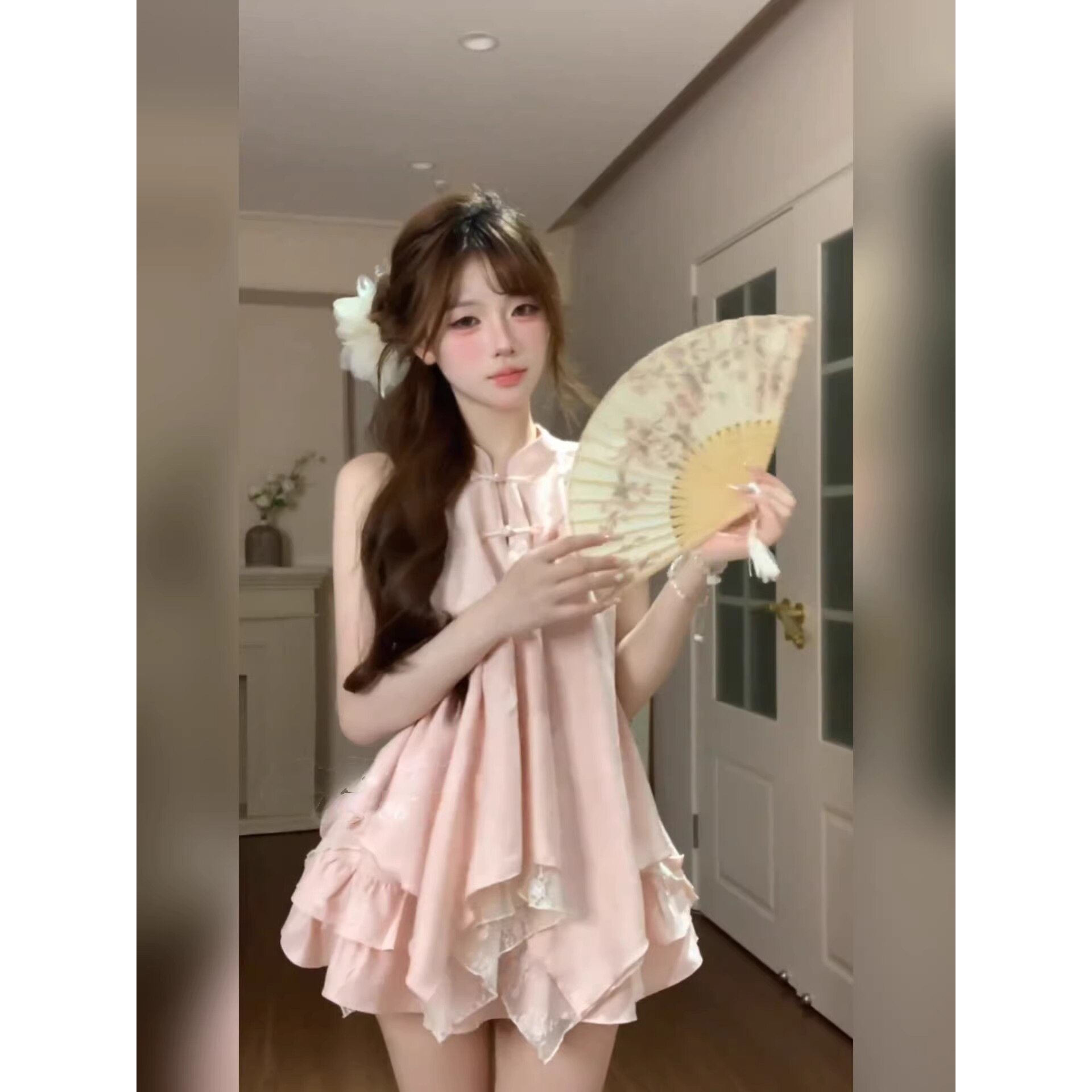 粉色新中式套装绝美绝绝子夏国风不规则挂脖上衣蛋糕半身裙一整套