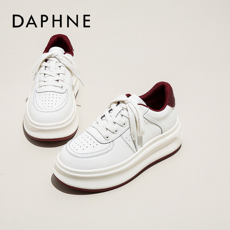 达芙妮2026春季新款厚底增高时尚百搭小白鞋小个子休闲板鞋潮流女