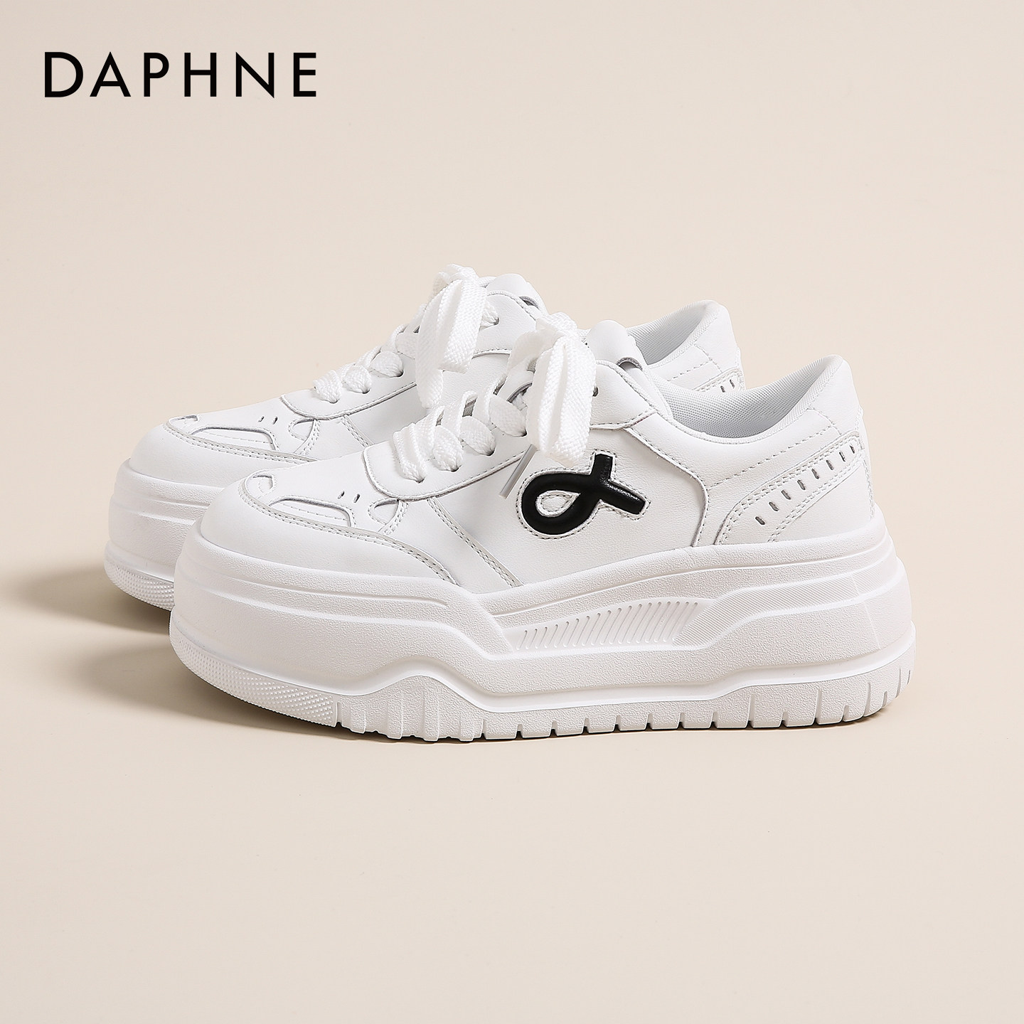 达芙妮2026年春季新款小个子厚底增高小白鞋板鞋时尚百搭休闲女鞋