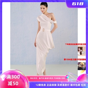 ZS名品越南设计师White 新款 优雅丝滑光面垂感露肩连衣裙 plan