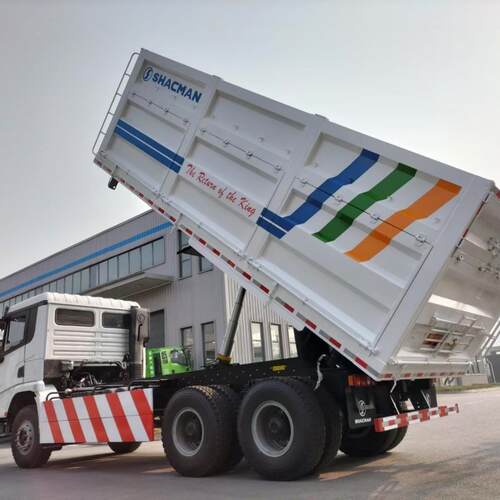 747出土口豪沃10搅拌车 31马力6x4方 混凝搅拌运输车