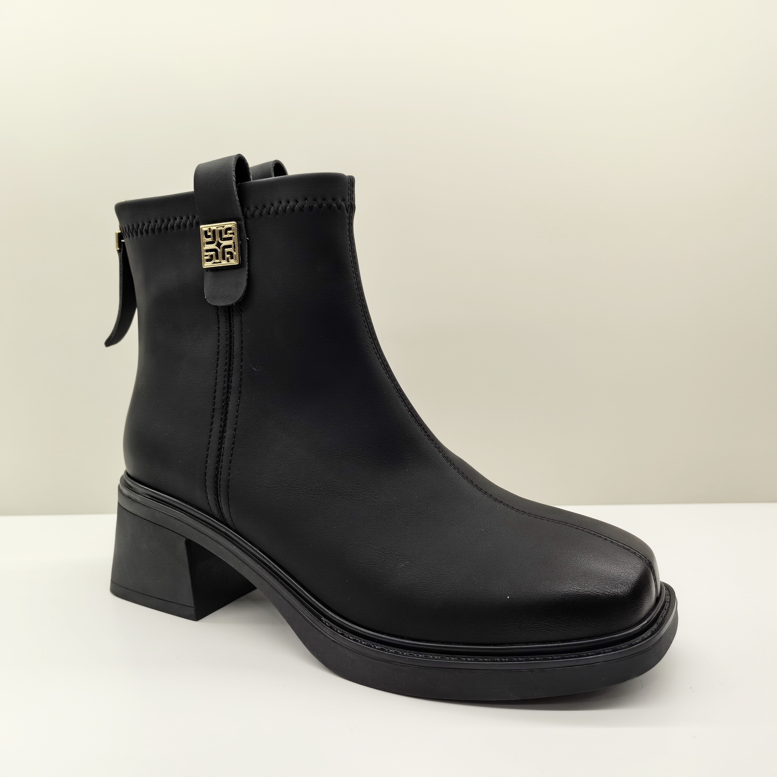 意尔康女鞋2025秋季新款时装粗跟中跟单靴子方头时装百搭复古短靴