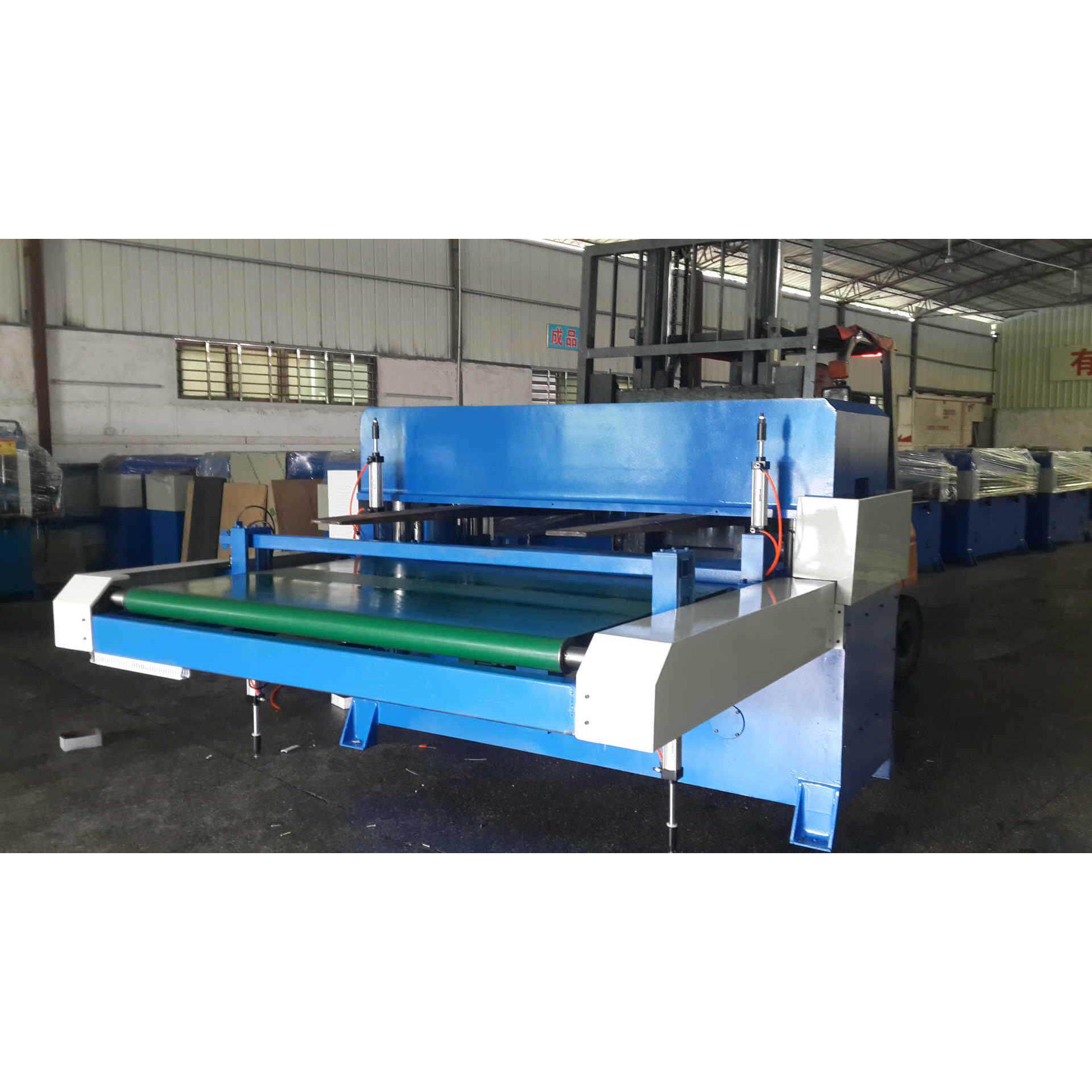 供应卷料全自动送料裁断机 裁床 皮带式全自动送料裁断机