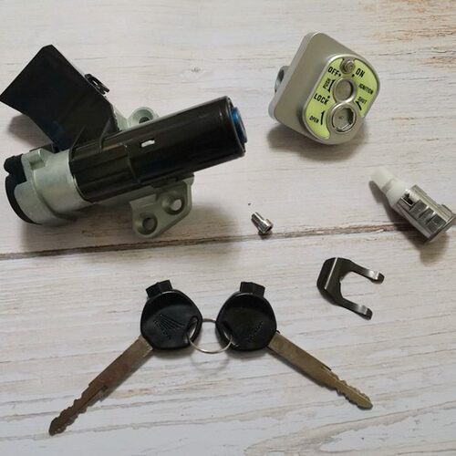 适用摩托车配件睿御钥匙门WH110T-6全车套锁电门锁钥匙门车头锁