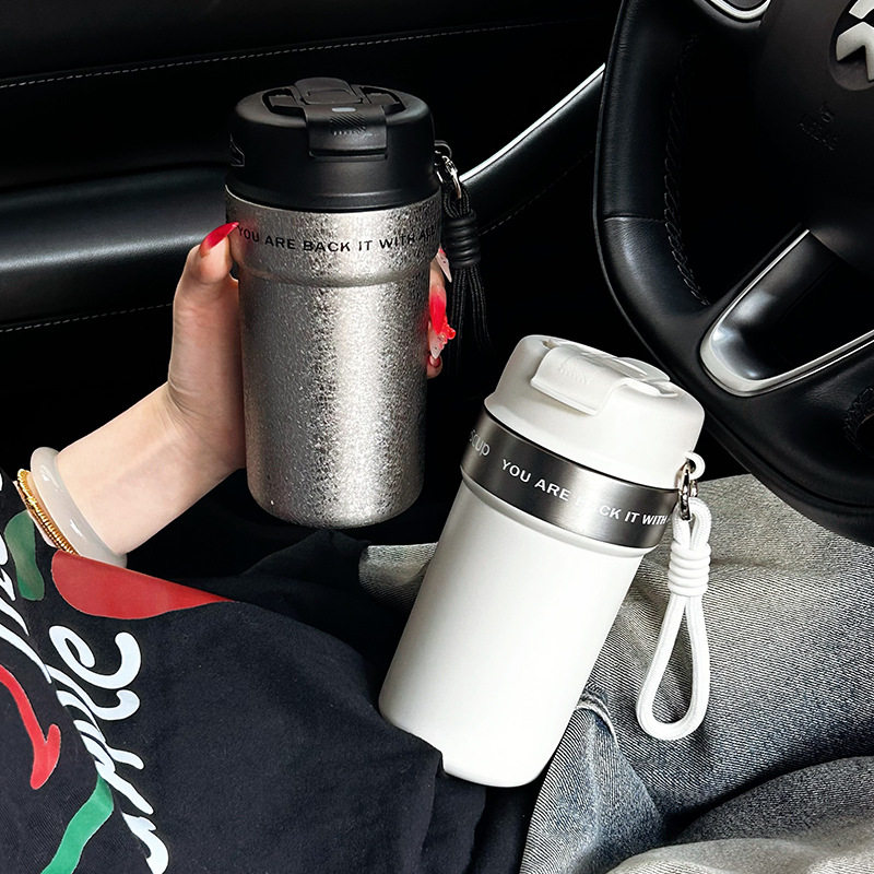 316不锈钢咖啡杯随手吸管杯户外车载保温杯带提手随行水杯子