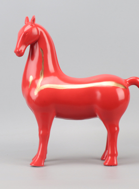 新中式陶瓷红色马客厅玄关招财酒柜摆件装饰工艺品办公室书房摆设
