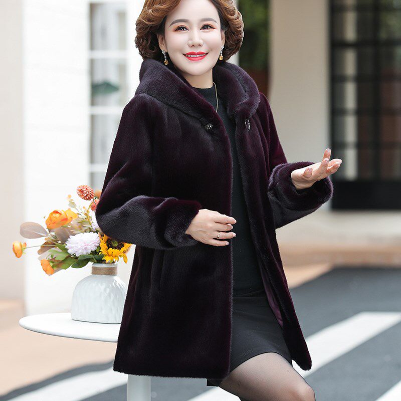 中老年冬装皮草外套女短款连帽貂绒上衣大码加厚奶奶装高档妈妈装