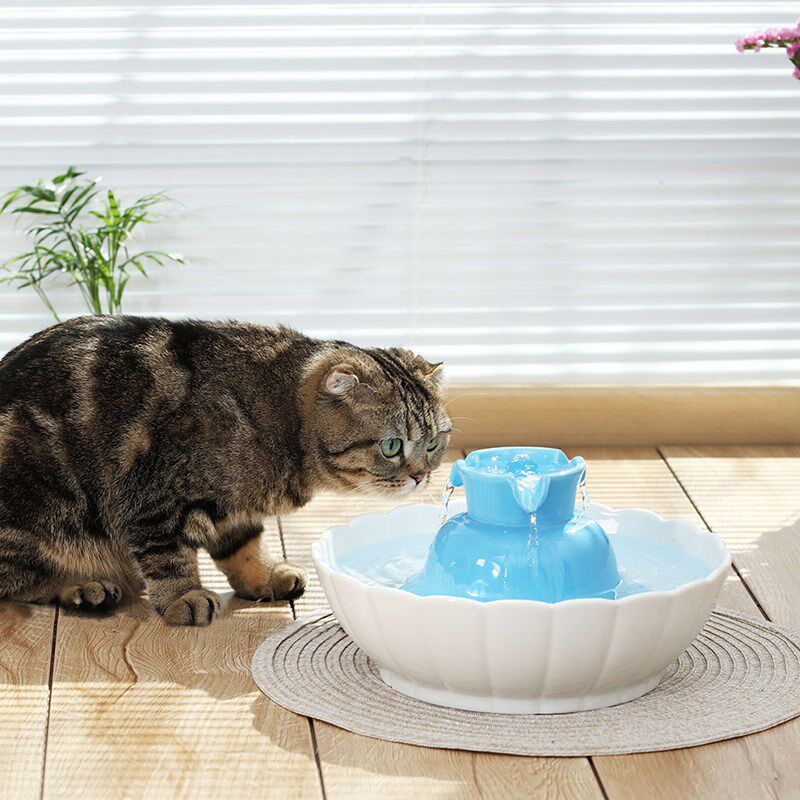 陶瓷宠物饮水机猫咪狗狗水盆自动循环电动喂水器喷泉饮水器莲花