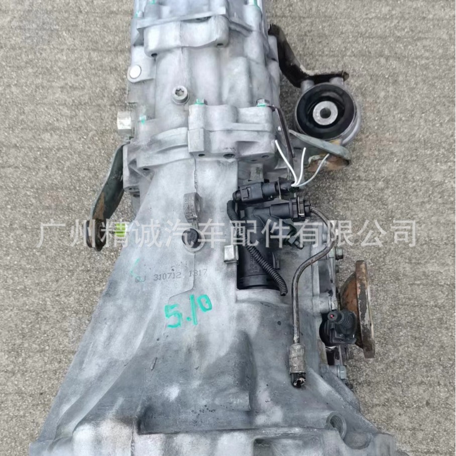 大众桑塔纳1.8手动变速箱总成图片