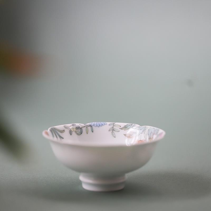 大鱼美器 内绘万花花口杯 纯手工陶瓷茶杯单杯普洱杯景德镇手绘杯