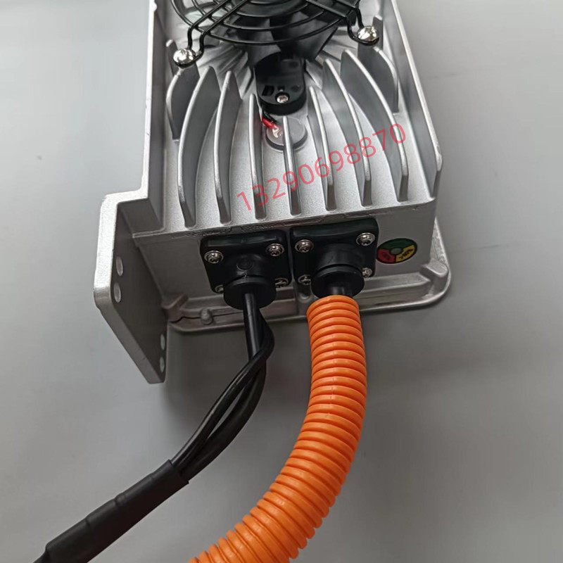 金彭充电器D70S70S7V8电动四轮车充电器金鹏60V72V车载充电机