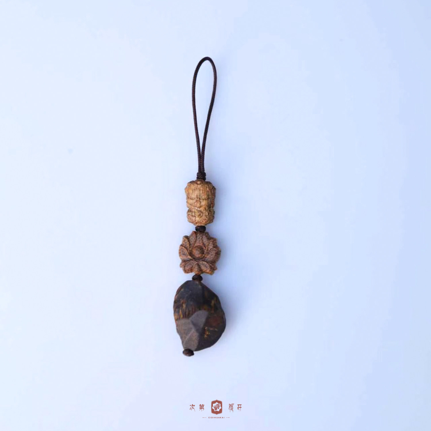 次第花开(饰品)沉香随形手机链挂件包挂(多样性发货)