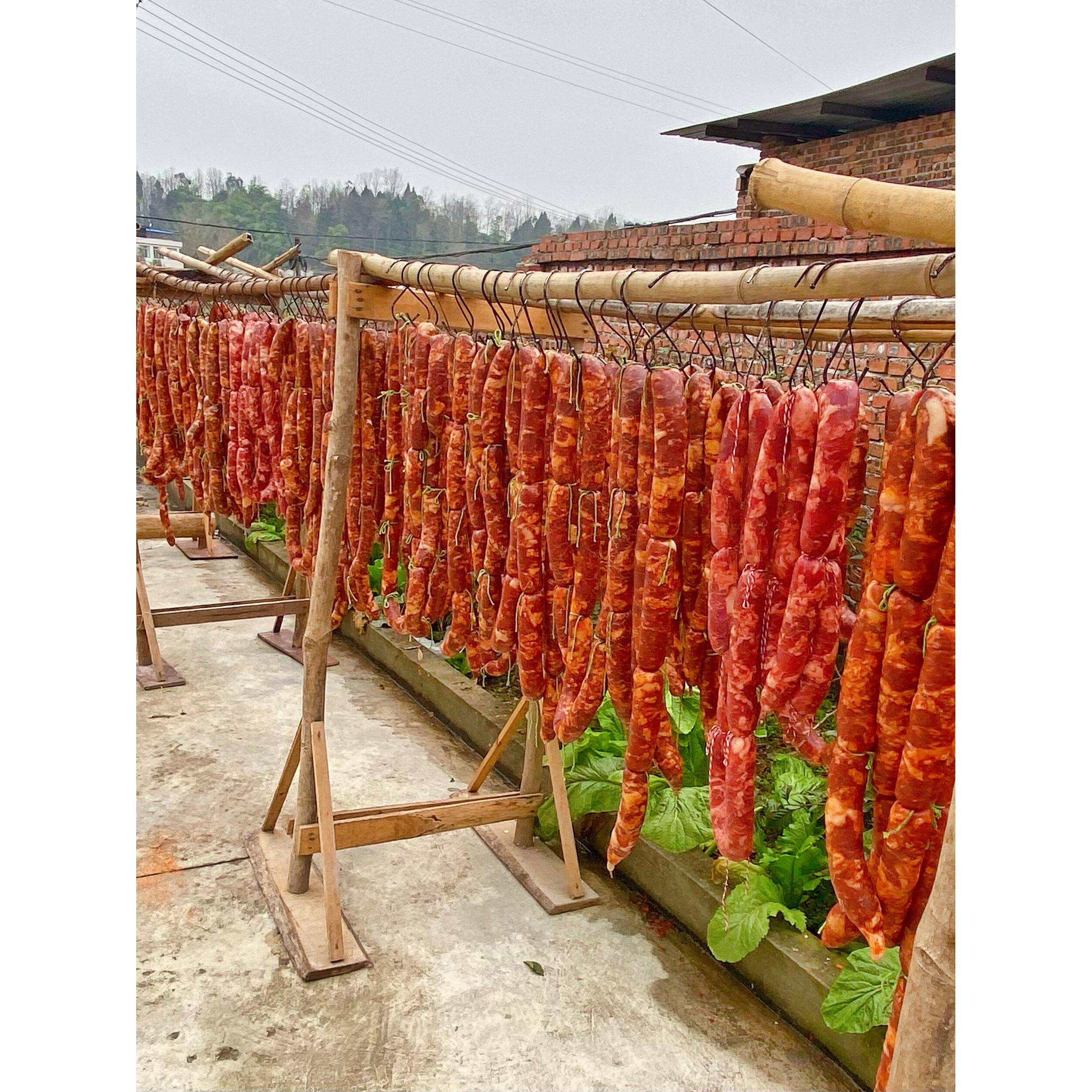 正宗重庆土猪肉手工香肠烟熏四川麻辣香肠广味风干腊肠家用土特产
