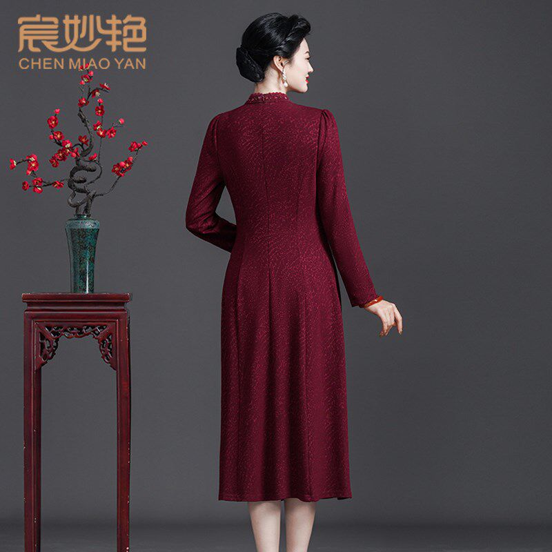 宸妙艳早春2024新款气质圆领妈妈装连衣裙中老年女装时尚毛衣裙女