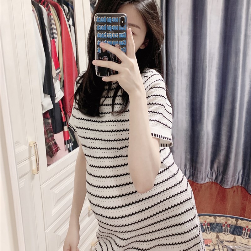 孕妇装裙子夏装2025新款夏季时尚小个子宽松条纹冰丝针织连衣裙女