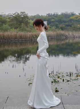 缎面轻婚纱2021新款气质简约法式长袖出门纱小拖尾新娘白色迎宾纱