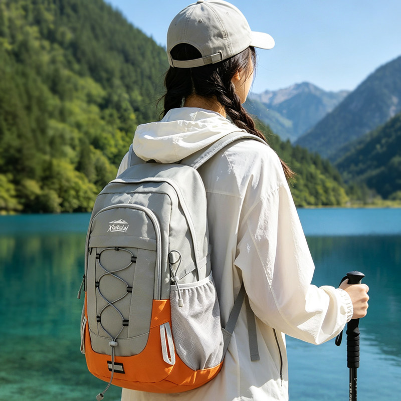户外双肩包轻便登山徒步男女士休闲旅行背包超轻量化旅游外出定制