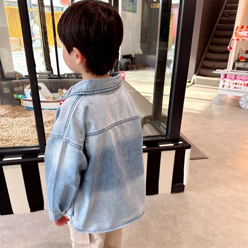 洋气渐变色~男童薄款软牛仔衬衫外套2025春季儿童宽松翻领衬衣潮