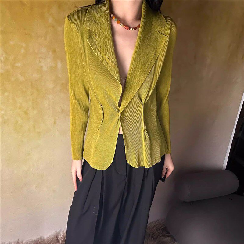 春芽芥末绿免烫褶皱掐腰显瘦春夏西装领衬衫外套