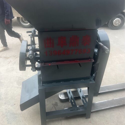 河南酒坊粮食粉碎机 养殖饲料大豆高粱破碎机 白酒酿酒粮食粉碎机
