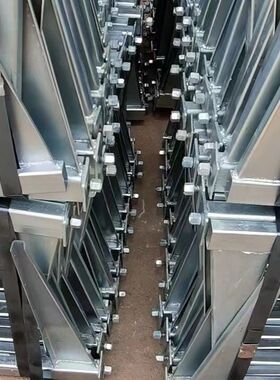 新型建筑木工梁夹具紧固件梁夹子工车位锁梁销片镀锌加固件横梁卡