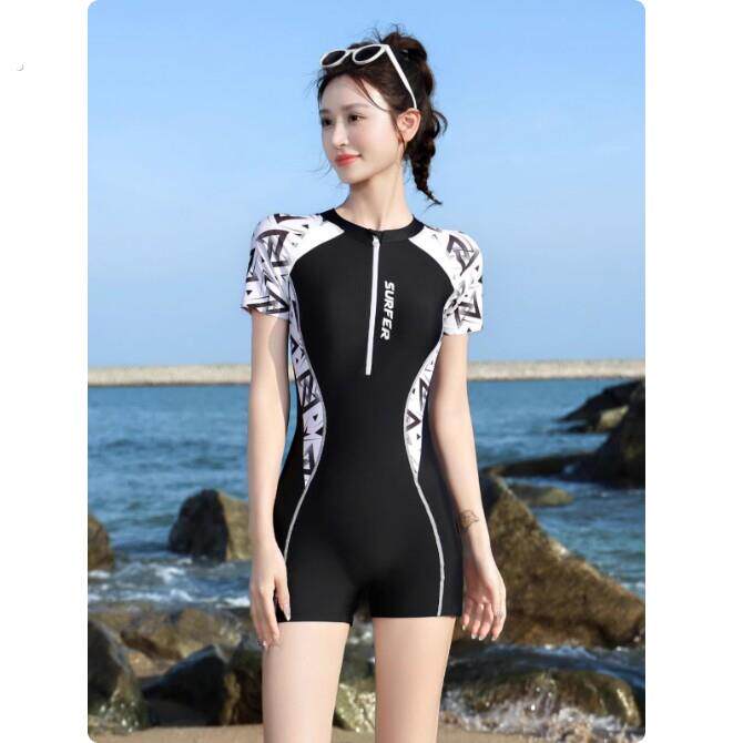 泳衣女款连体平角游泳衣2025新款专业遮肚显瘦保守泡温泉大码泳装