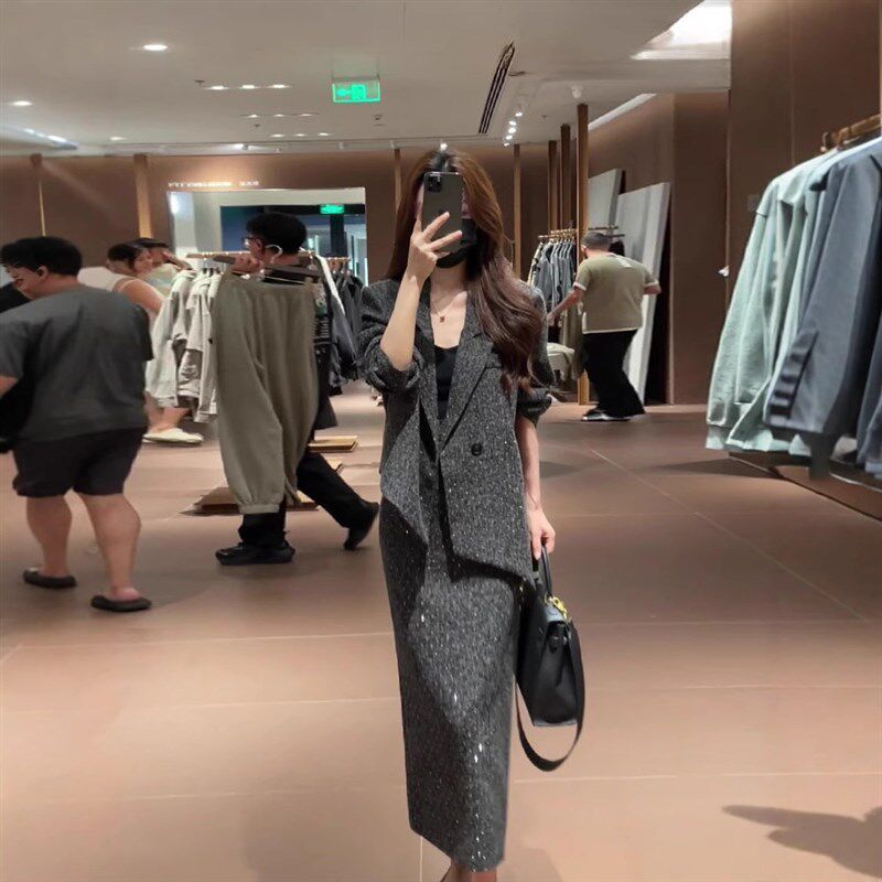 大码女装高级感亮闪闪宴会舞台西装外套搭高腰显瘦开叉半身裙套装