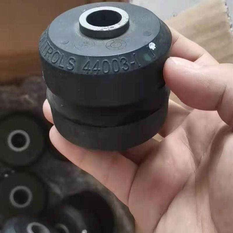 挖掘机配件卡特305.5专用发动机减震垫机脚胶卡特307新款减震胶垫