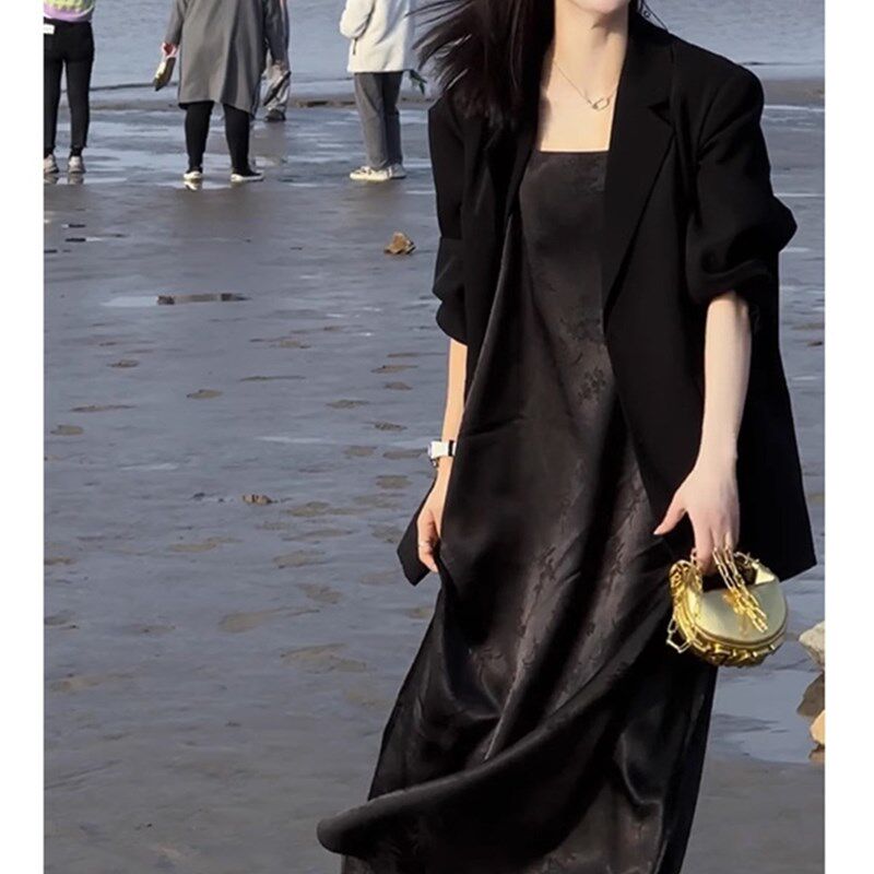 胖mm高级显瘦西装外套连衣裙两件套女大码缎面新中式吊带长裙套装