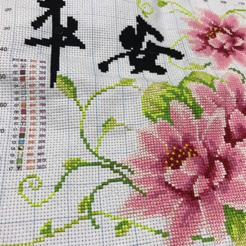 纯手工十字绣成品抱枕出入平安一路平安送礼祝福沙发汽车抱枕包邮
