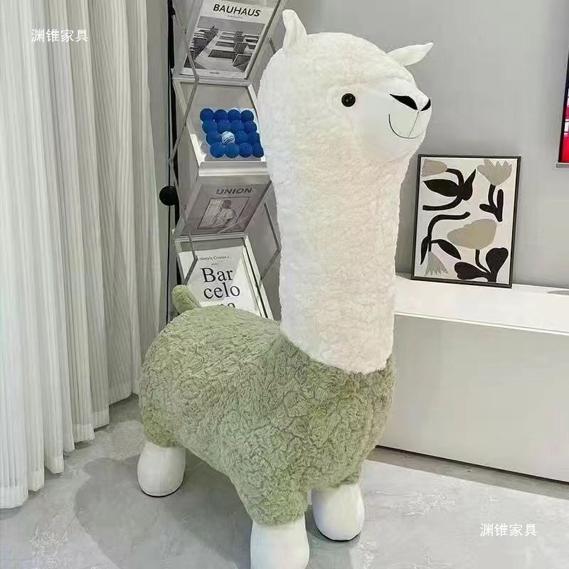 超大创意羊驼坐凳轻奢动物凳子落地手工摆件北欧风换鞋凳节日