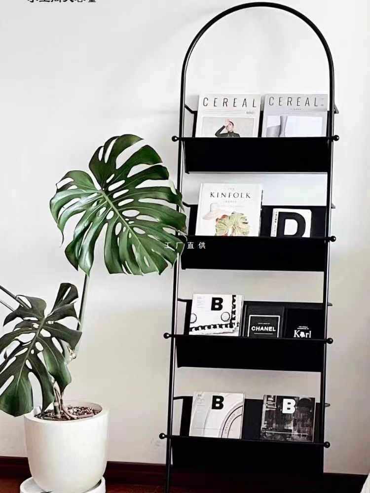 ?北欧网红中古书架落地书报杂志架子简易靠墙创意铁艺展示架置物