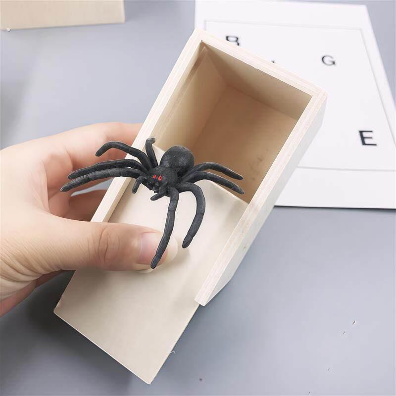 愚人节整人道具木盒蜘蛛恶搞朋友创意彷真小虫盒子吓人恐怖小木盒