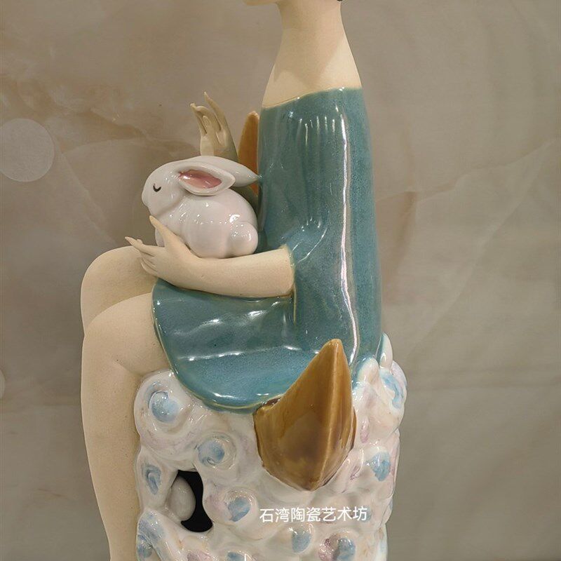 陶瓷玉兔仕女手工艺摆件桌面门厅博古架创意装饰石湾公仔兔子女孩