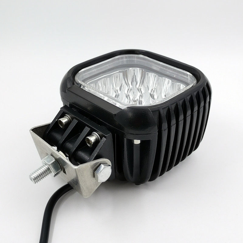 48W越野车顶灯超亮聚光汽车射灯LED工作灯方灯12V24v货车led射灯