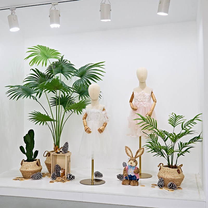 橱窗装饰女服童装店陈列展示道具摆件美陈场景布置仿真绿植物造景
