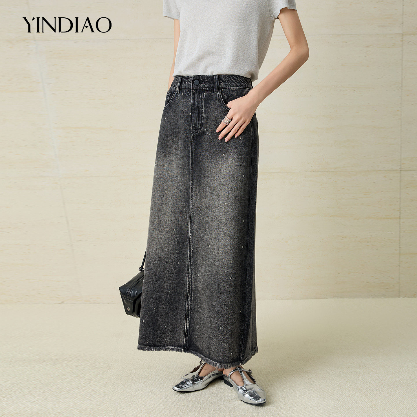 YINDIAO引调烫钻毛边牛仔半裙