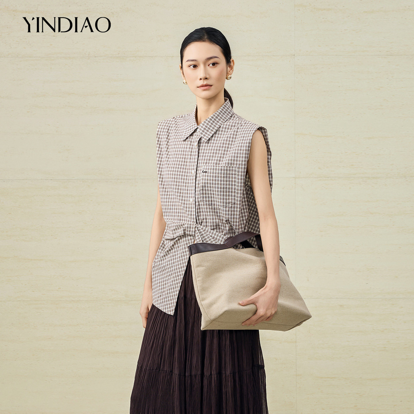YINDIAO引调纽结翻领无袖衬衫