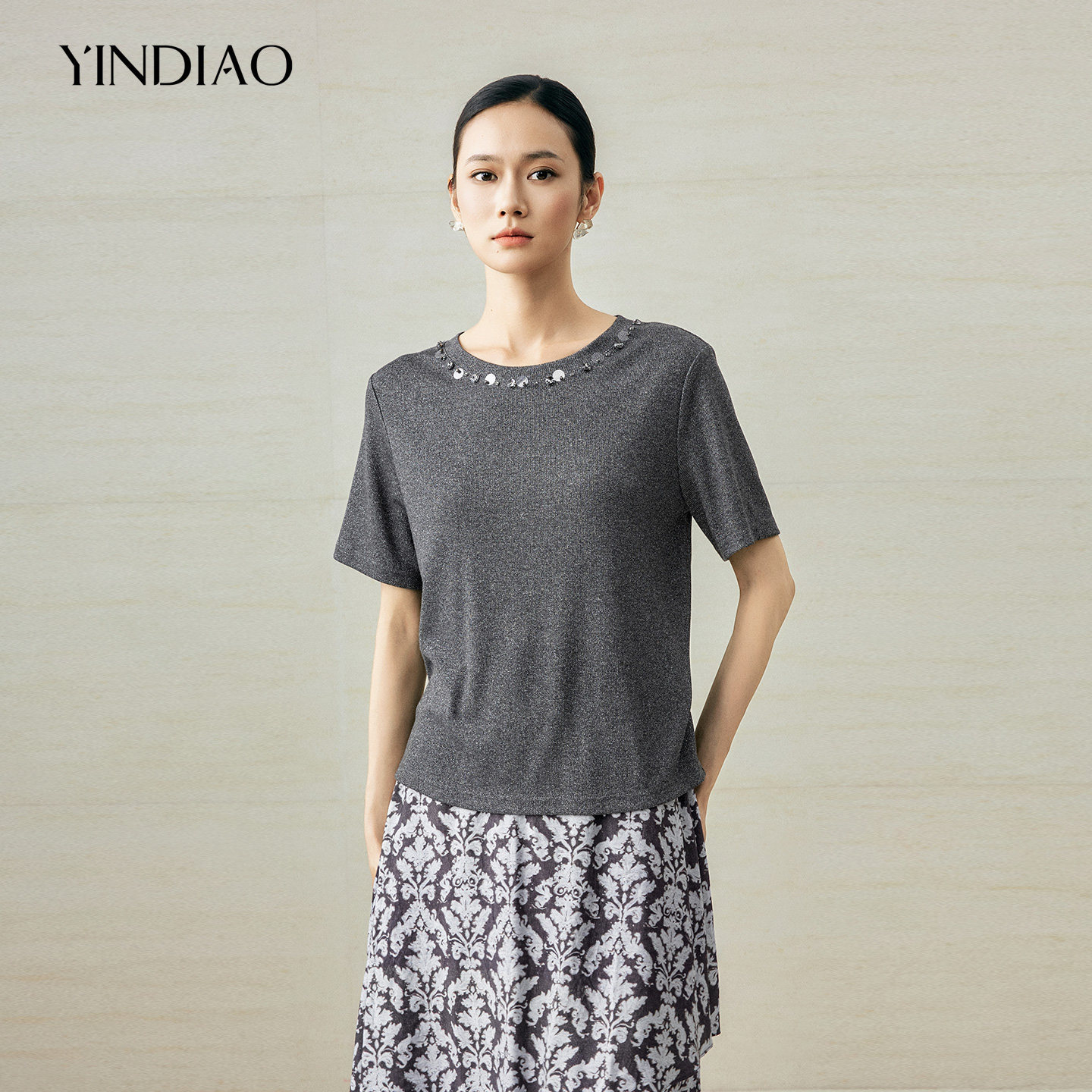 YINDIAO引调亮片装饰圆领短袖T恤