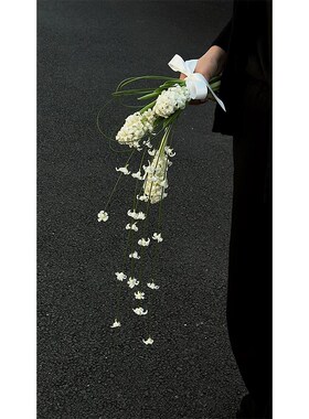 白色新娘手捧花婚庆风信子仿真花结婚花束高级感领证登记婚纱照