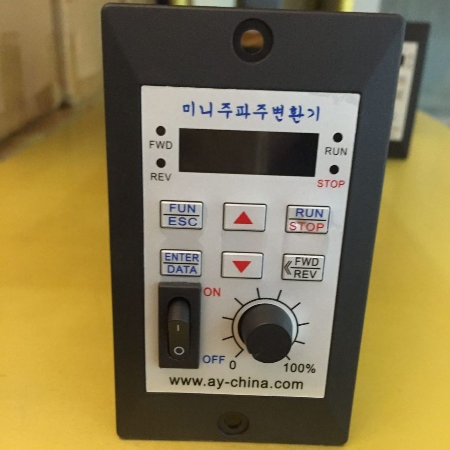 微型单项220V输入单相220V输出0.006KW-0.4KW变频器AS02-4W