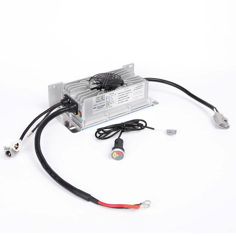 48V60V72v电动四轮车汽车三元锂电池充电器20串15A磷酸铁锂大功率