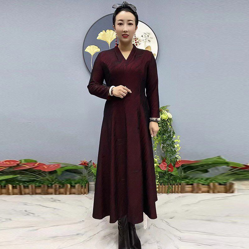 秋冬新款妈妈连衣裙大码宽松长袖条纹收腰显瘦打底V领加厚大摆裙