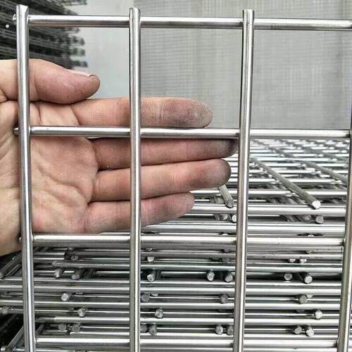 电焊网片镀锌网片铁丝网围栏围网漏粪焊接加粗坚固热镀锌铁丝格网