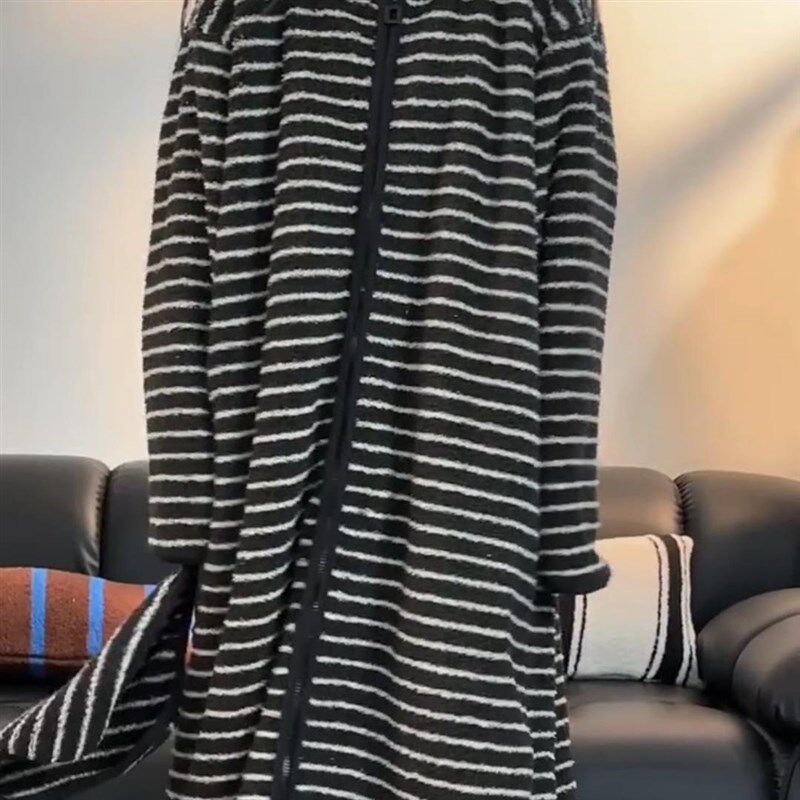 黑白条纹珊瑚绒睡裙女款冬季大码加厚连帽睡袍家居服睡衣睡袍秋冬